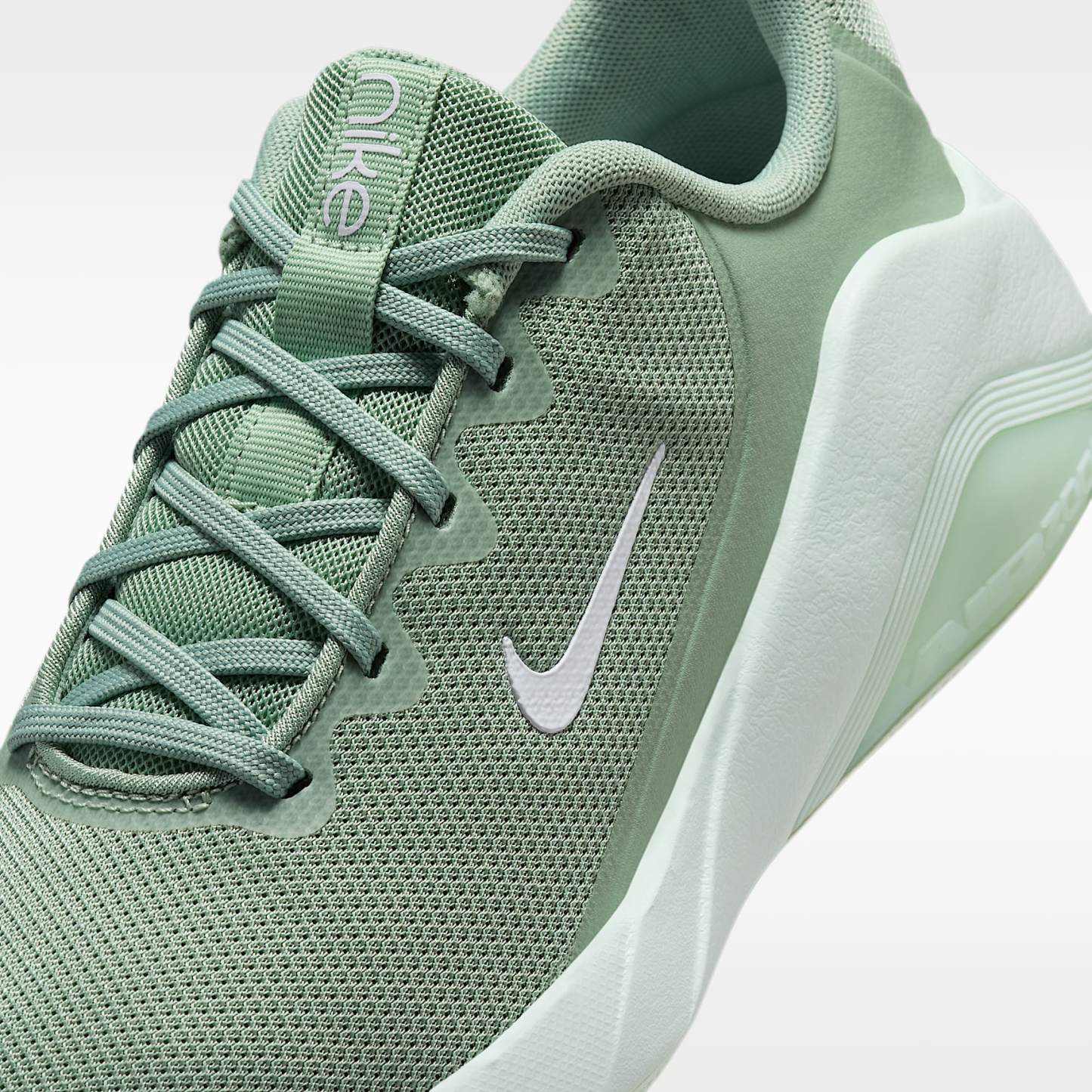 Nike Bella 7 Workout-Schuh (Damen) – Steam/Weiß/Barely Green