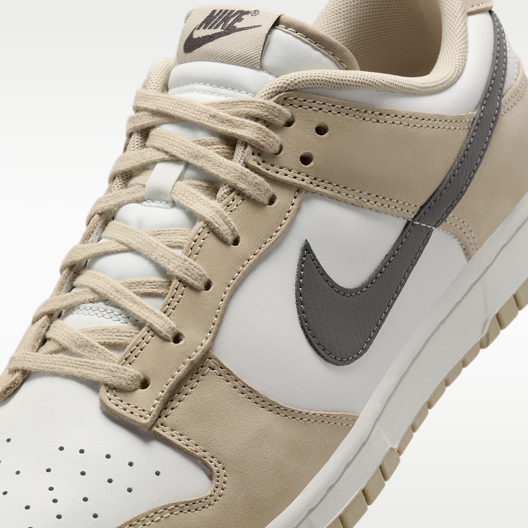 Nike Dunk Low Schuh (Herren) – Desert Khaki/Summit White/Medium Ash