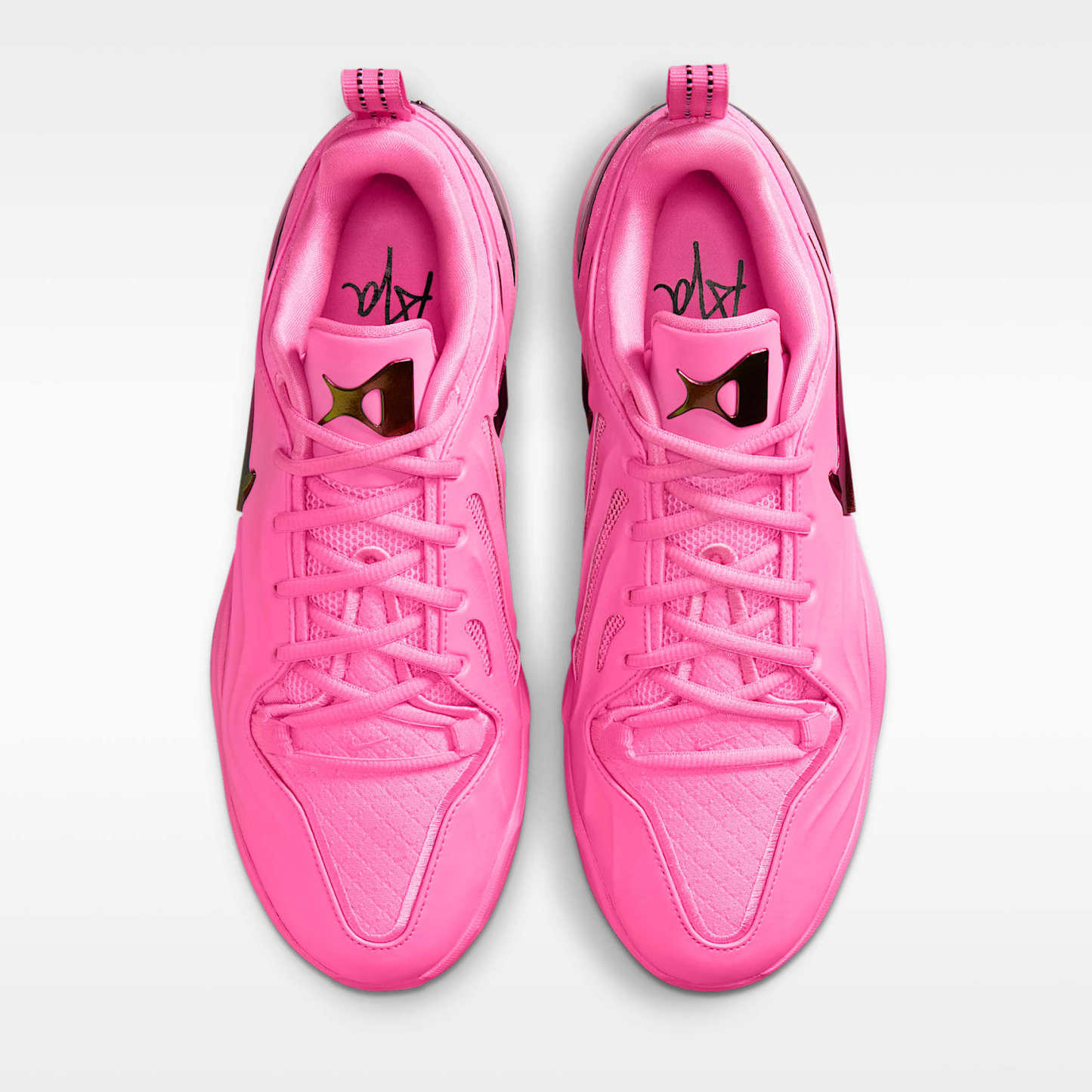 A'Two "Pinkies Up" A'ja Wilson Basketballschuh – Pink Beam/Schwarz