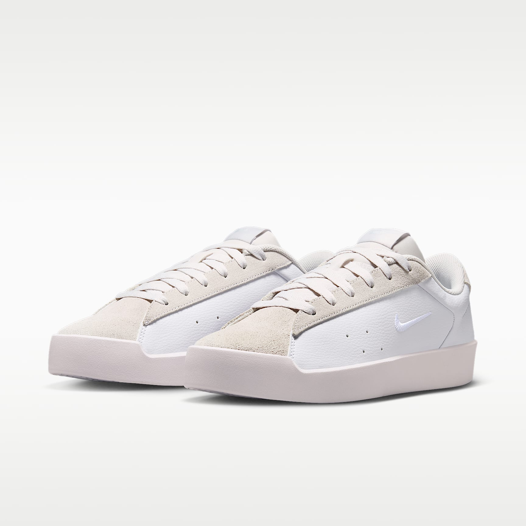 Nike Court Heritage Damenschuh – Weiß/Pure Platinum/Summit White/Weiß