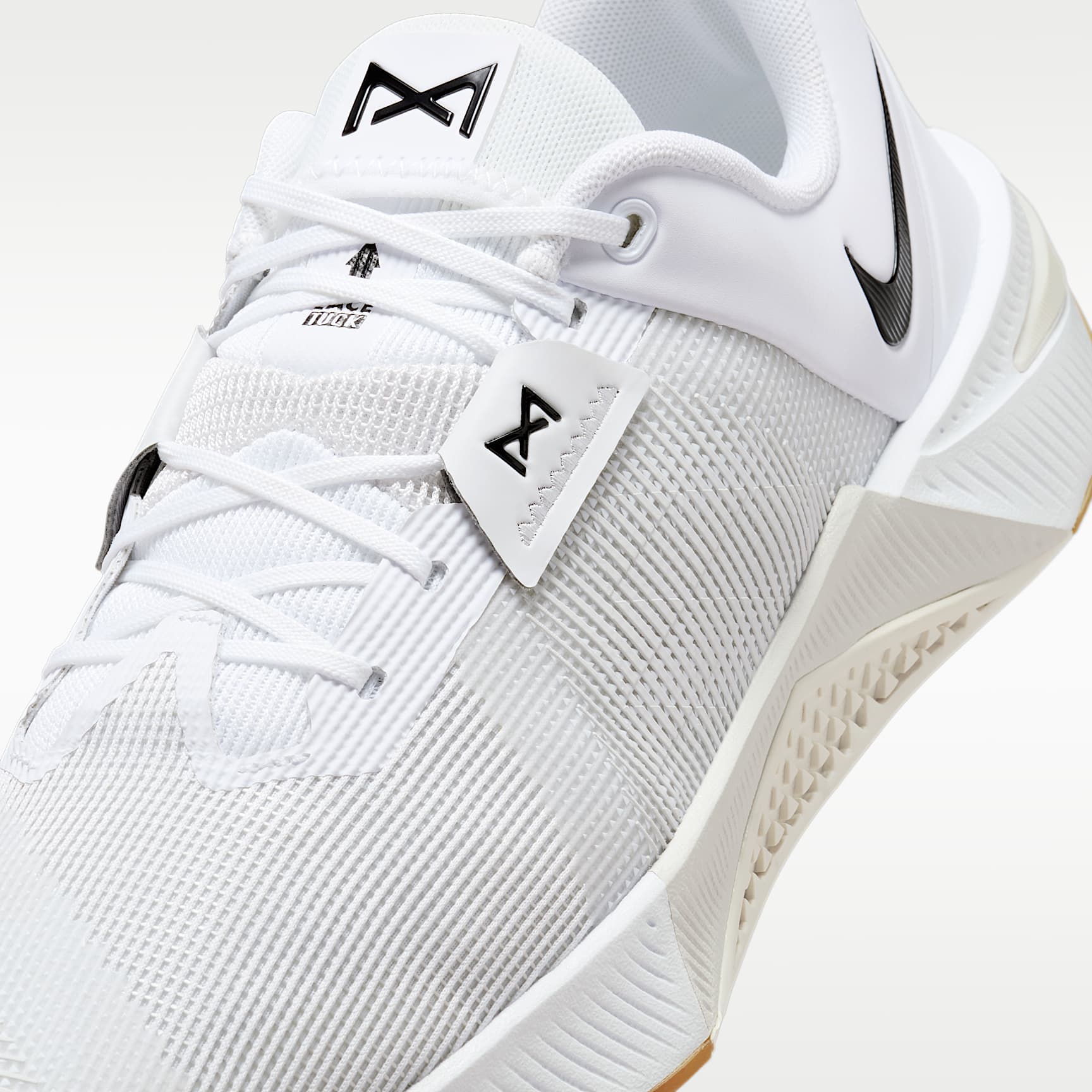 Nike Metcon 10 Workout-Schuh (Herren) – Weiß/Platinum Tint/Gum Light Brown/Schwarz