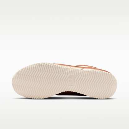 Nike Cortez Schuh (Damen) – Metallic Red Bronze/Rose Whisper/Sail