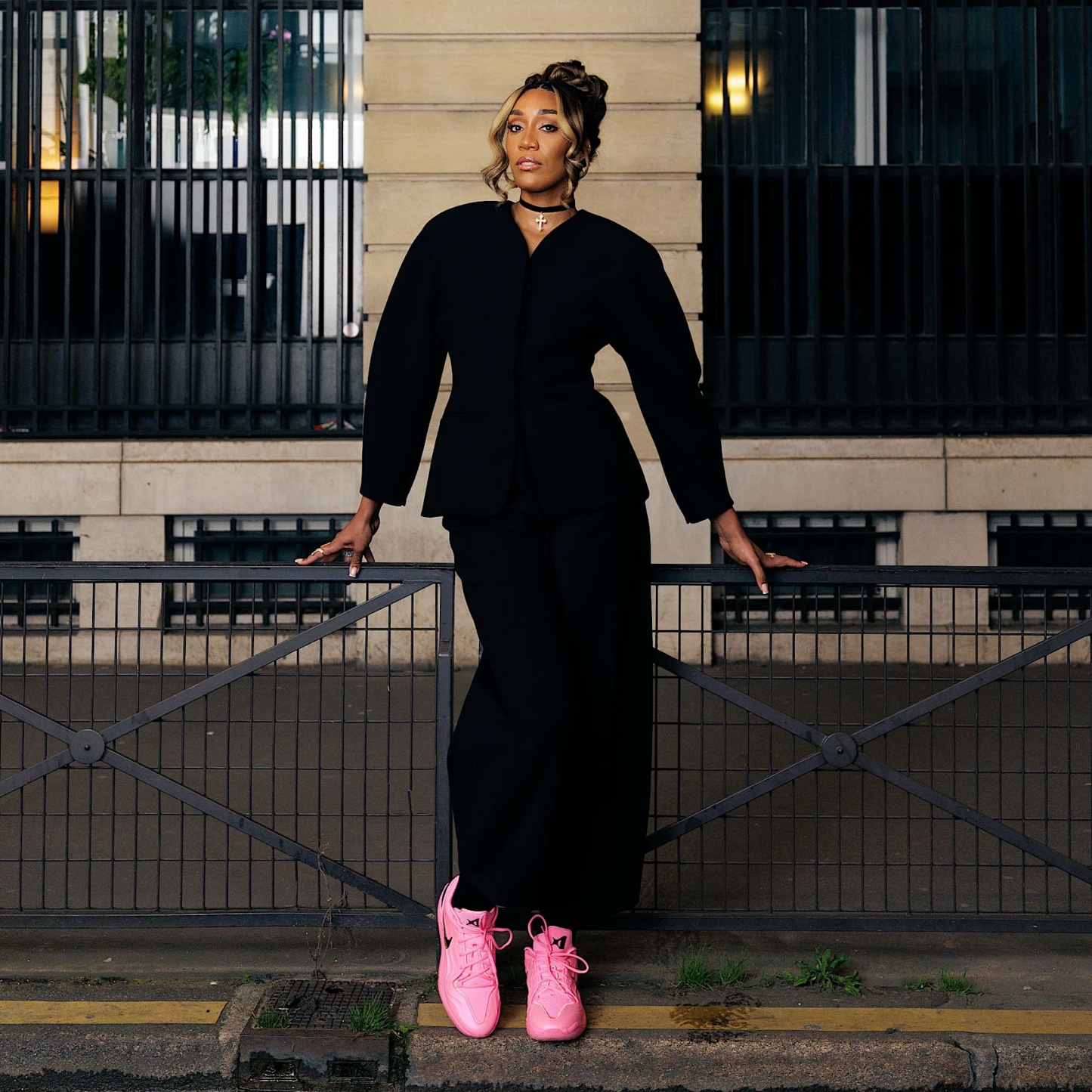 A'Two "Pinkies Up" A'ja Wilson Basketballschuh – Pink Beam/Schwarz