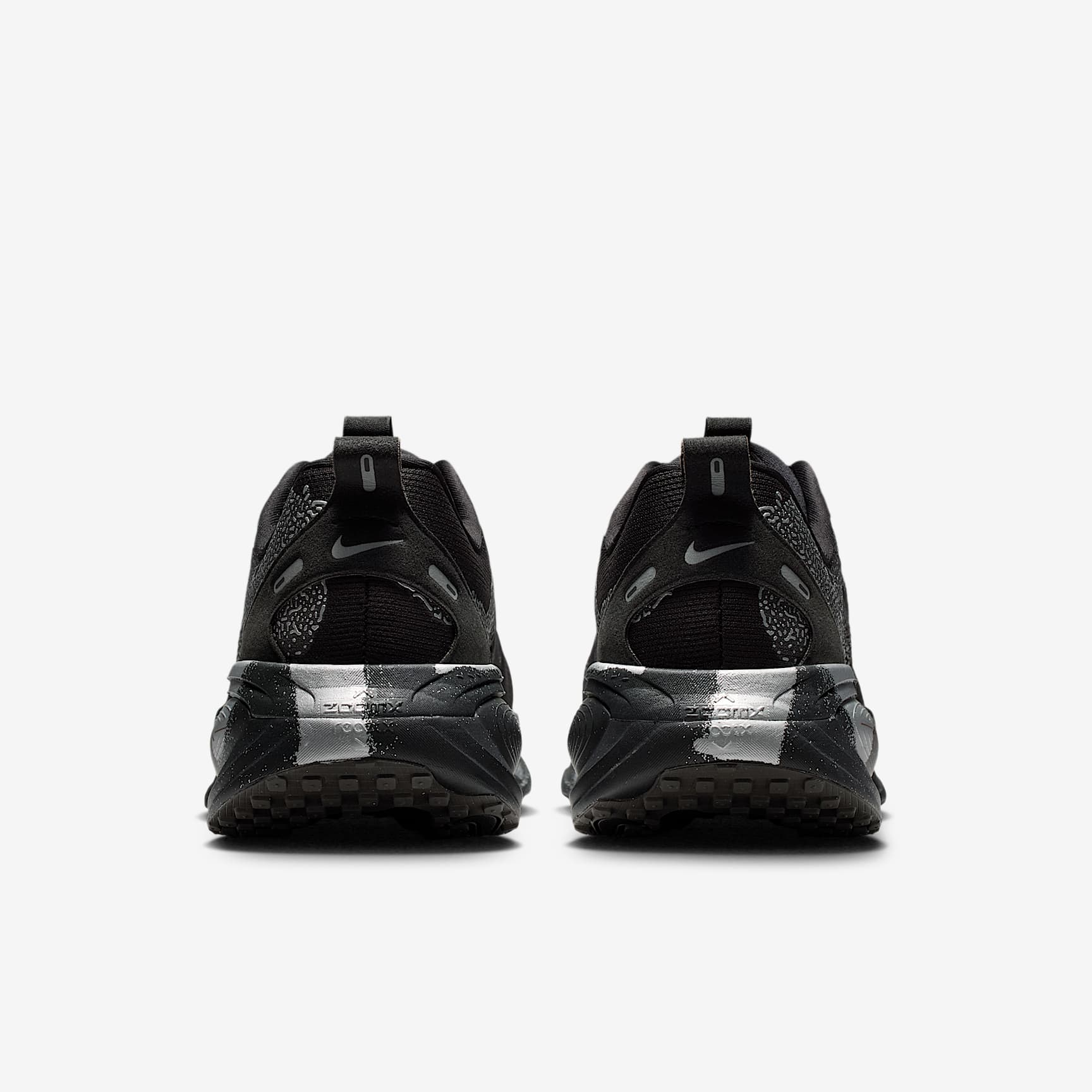 Nike Vomero 18 Straßenlaufschuh (Herren) – Iron Grey/Light Smoke Grey/Schwarz