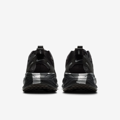 Nike Vomero 18 Straßenlaufschuh (Herren) – Iron Grey/Light Smoke Grey/Schwarz