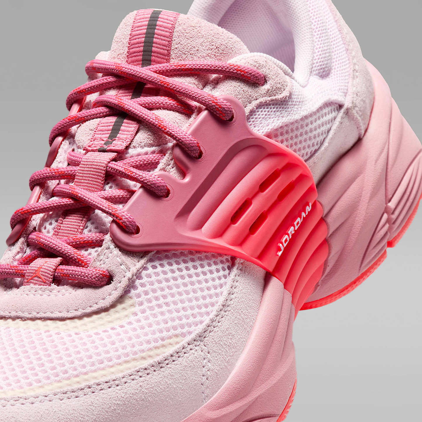 Jordan Trunner O/S Damenschuhe – Regal Pink/Desert Berry/Track Red