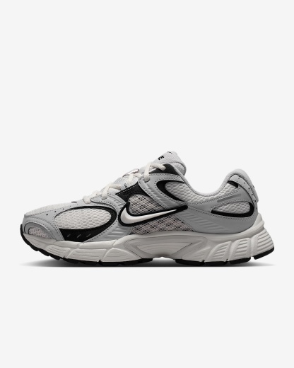 Nike V5 RNR Schuh (Damen) – Sail/Schwarz/Vast Grey/Sail
