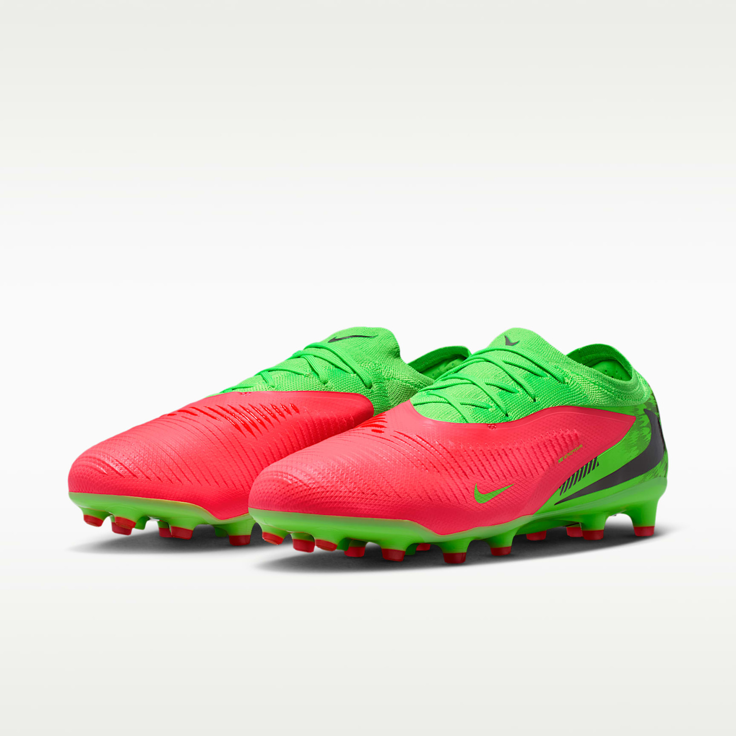 Nike Phantom 6 Low Pro "Erling Haaland" Fußballschuh für Kunstrasen – Hot Punch/Green Strike/Schwarz