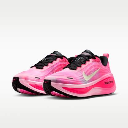 Nike Vomero Plus Straßenlaufschuh (Damen) – Pearl Pink/Pink Glow/Hyper Pink/Summit White