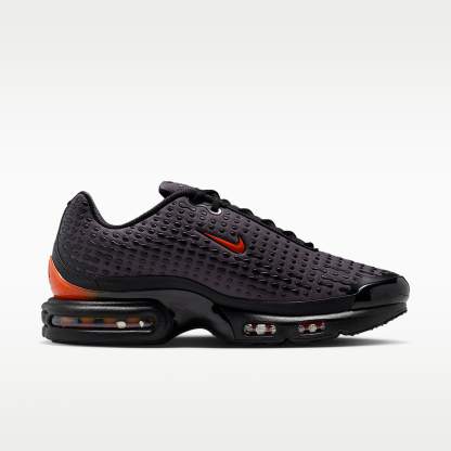 Nike Air Max Plus VII Schuh (Herren) – Schwarz/Medium Ash/Bright Crimson/Dark Copper