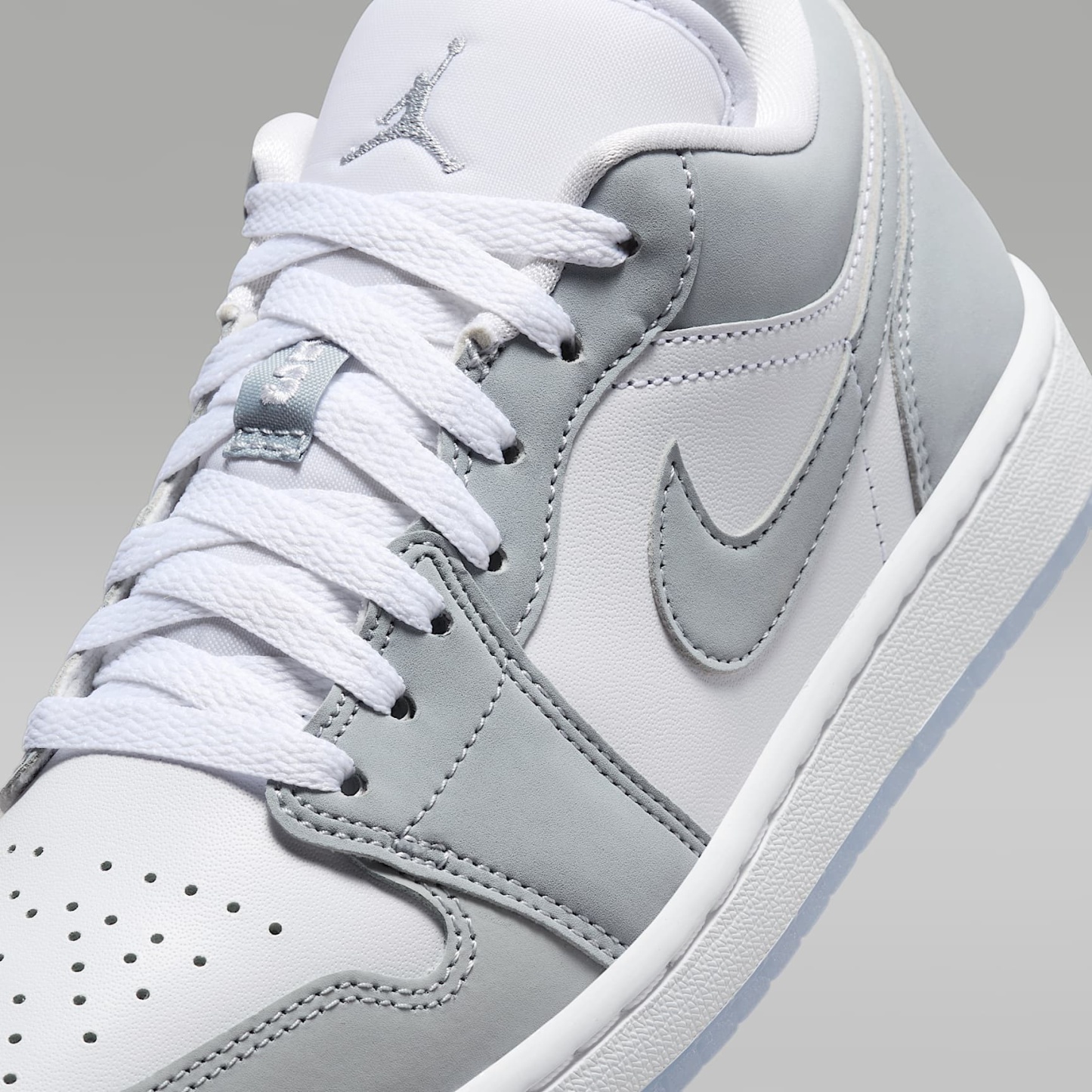Air Jordan 1 Low Damenschuh – Weiß/Aluminum/Wolf Grey