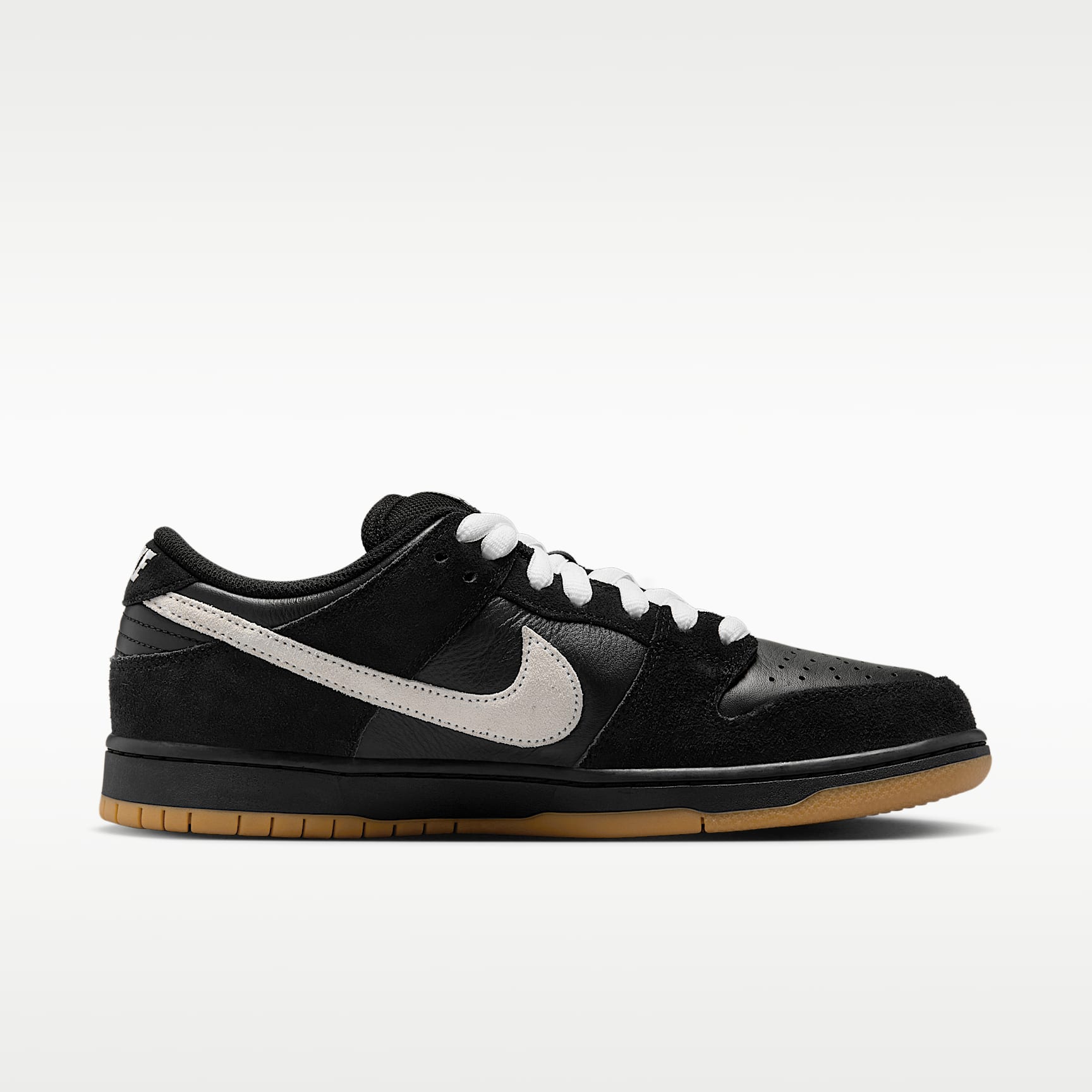 Nike SB Dunk Low Pro Skateboardschuh – Schwarz/Schwarz/Gum Light Brown/Weiß