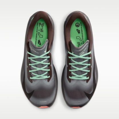 Nike Zoom Fly 6 Straßenlaufschuh für Wettkämpfe (Herren) – Baroque Brown/Smoke Grey/Ironstone/Schwarz