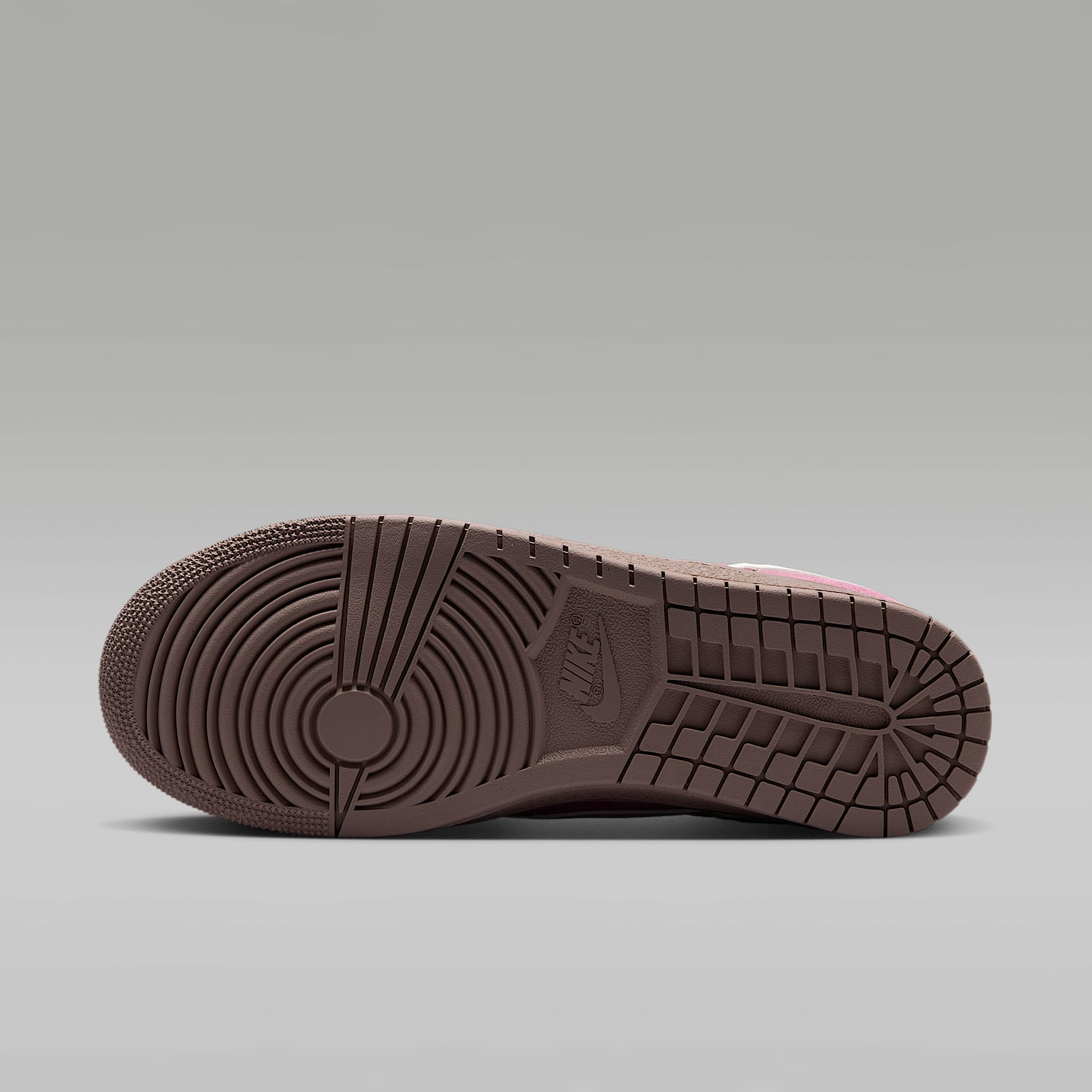 Air Jordan Skyline Low Damenschuh – Desert Berry/Schwarz/Gum Medium Brown/Sail
