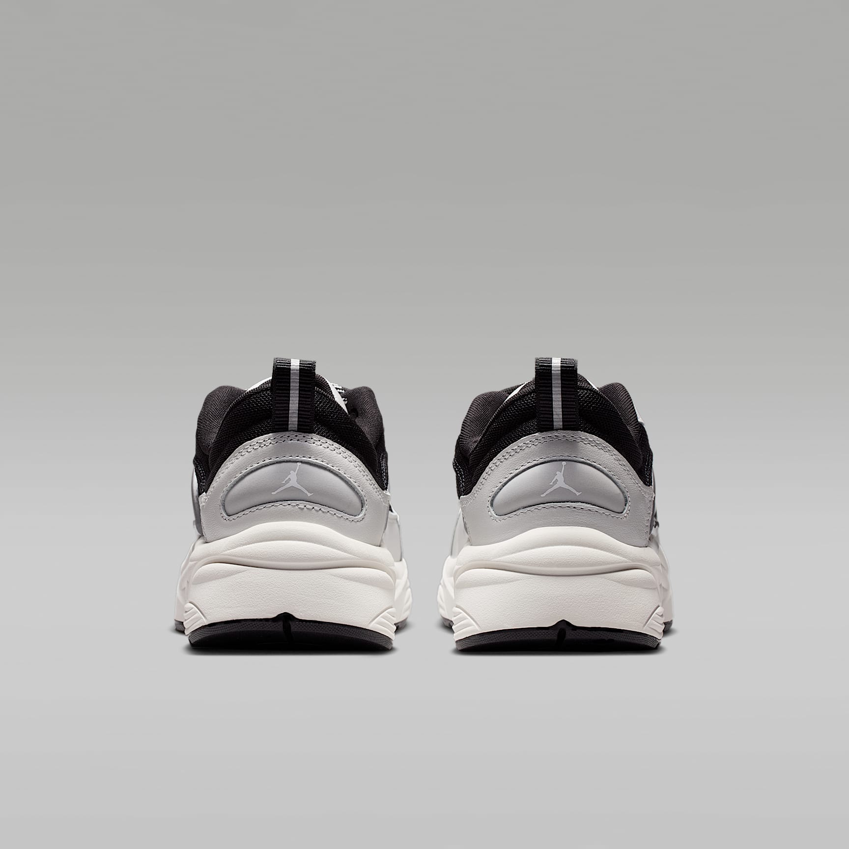 Jordan Trunner O/S Schuhe (Herren) – Photon Dust/Schwarz/Sail/Weiß