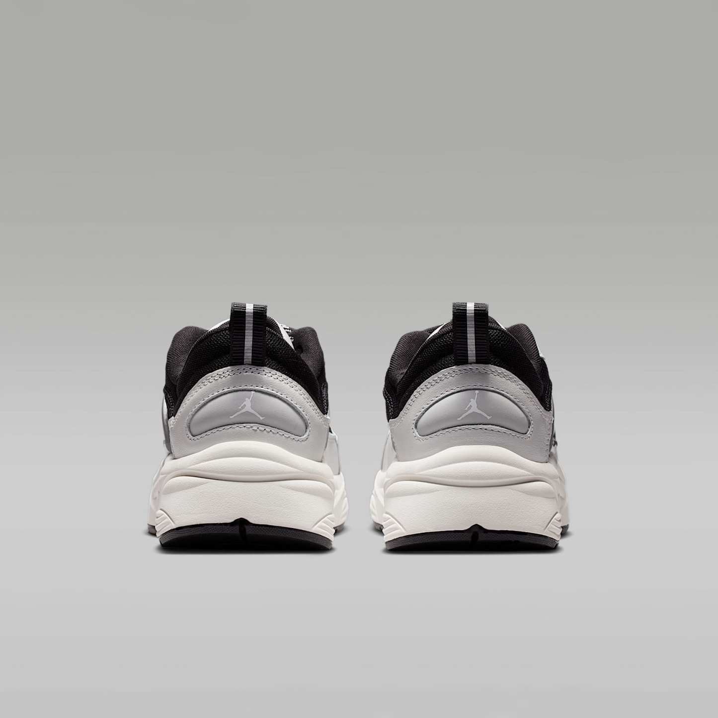Jordan Trunner O/S Schuhe (Herren) – Photon Dust/Schwarz/Sail/Weiß
