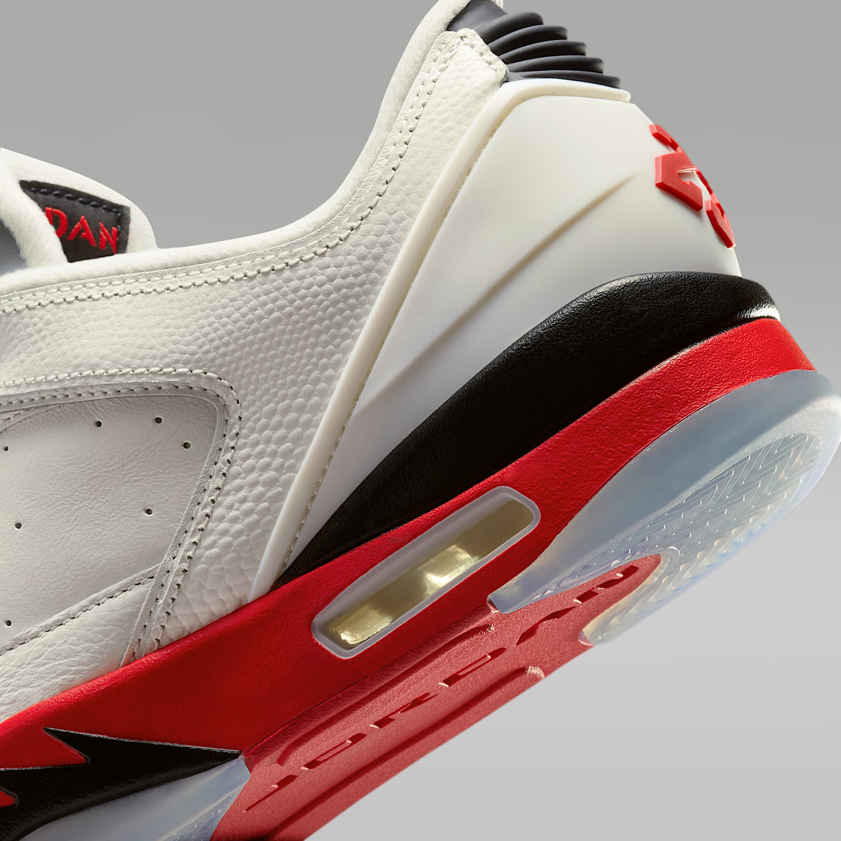 Jordan Sixty Plus Low Herrenschuh – Sail/Schwarz/Reflect Silver/Fire Red