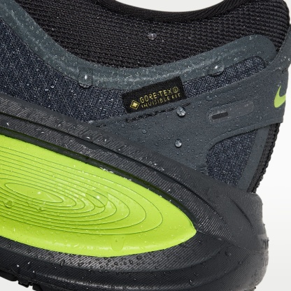 Nike Vomero 18 GORE-TEX wasserdichter Straßenlaufschuh mit reflektierenden Akzenten (Herren) – Anthracite/Lemon Venom/Schwarz