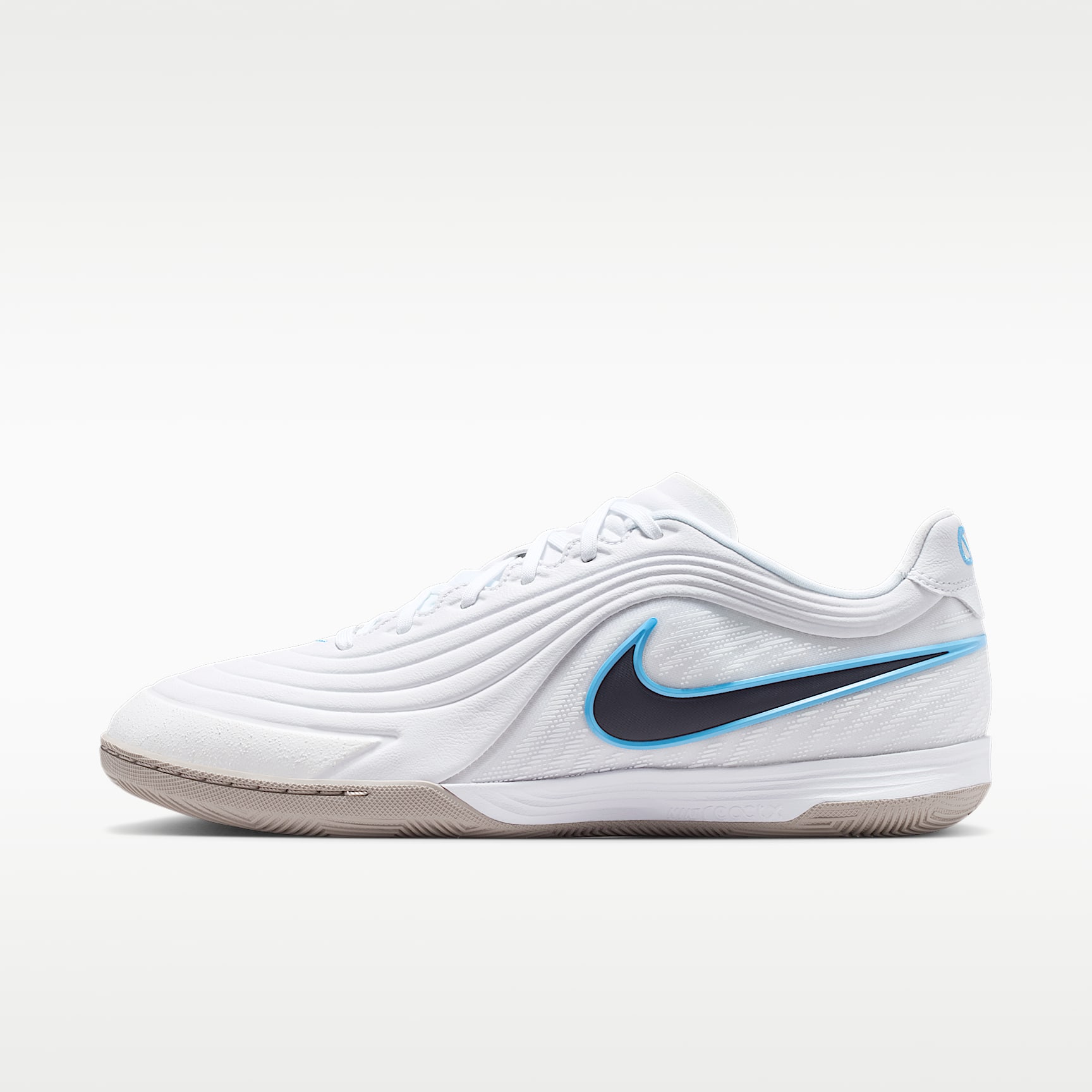 Nike Tiempo Reactgato Low Top Fußballschuh für Hallen- und Hartplätze – Weiß/Shimmer