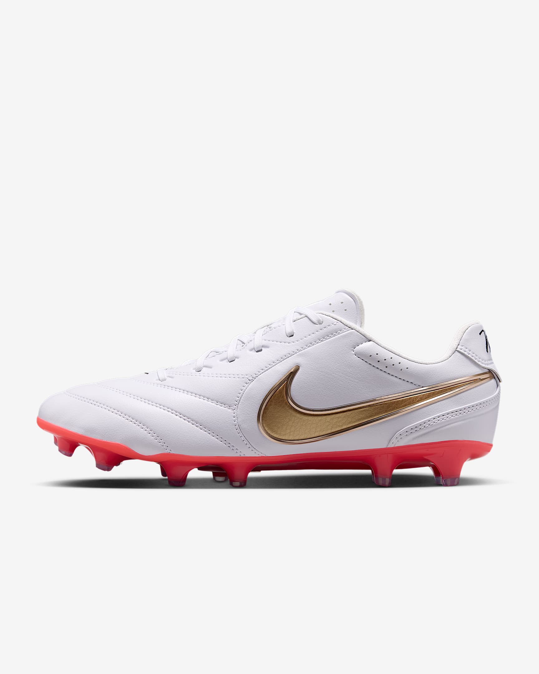 Nike Tiempo Ligera Pro Low-Top-Fußballschuh für normalen Rasen – Weiß/Bright Crimson/Blur