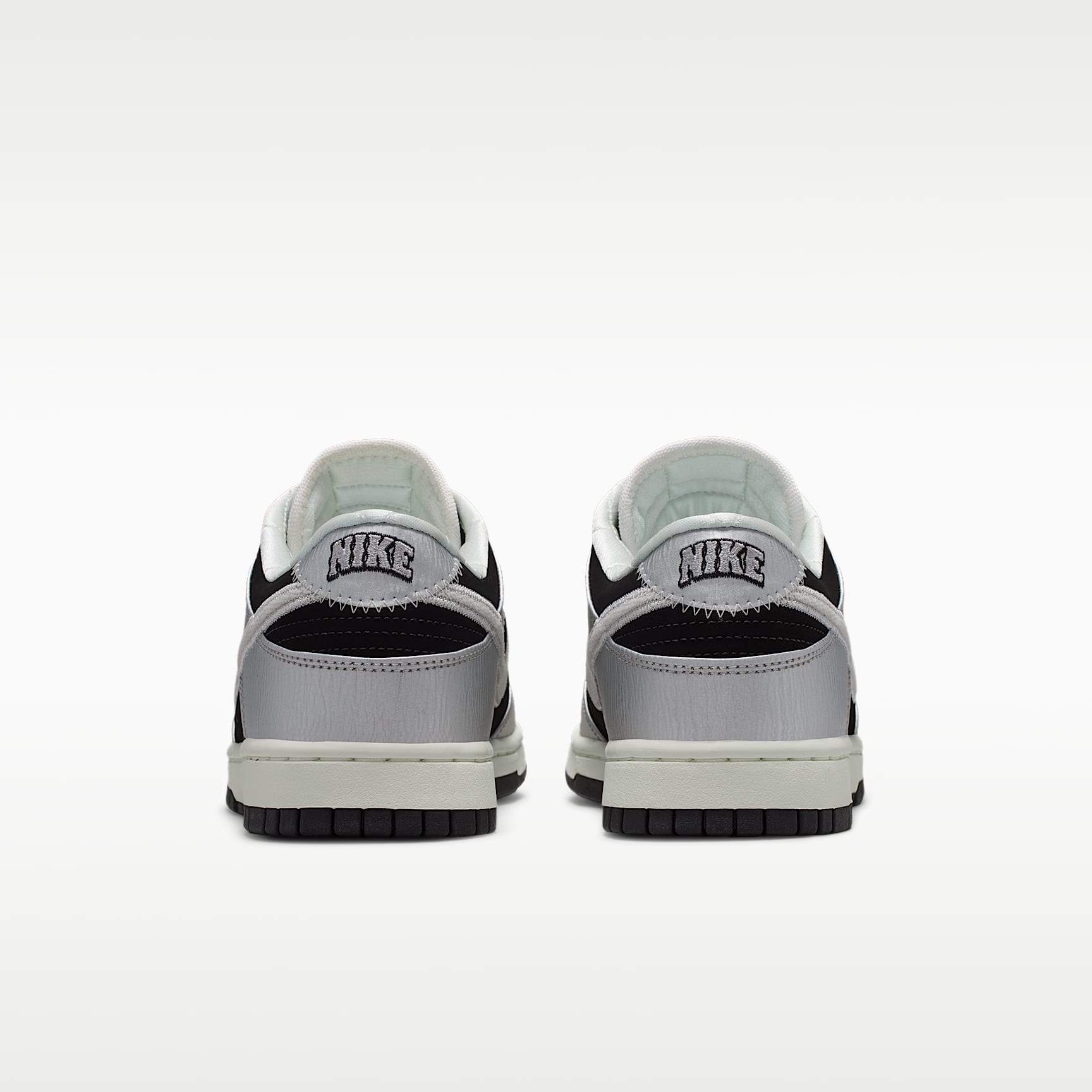 Nike Dunk Low Retro Herrenschuh – Metallic Silver/Schwarz/Sail/Metallic Silver