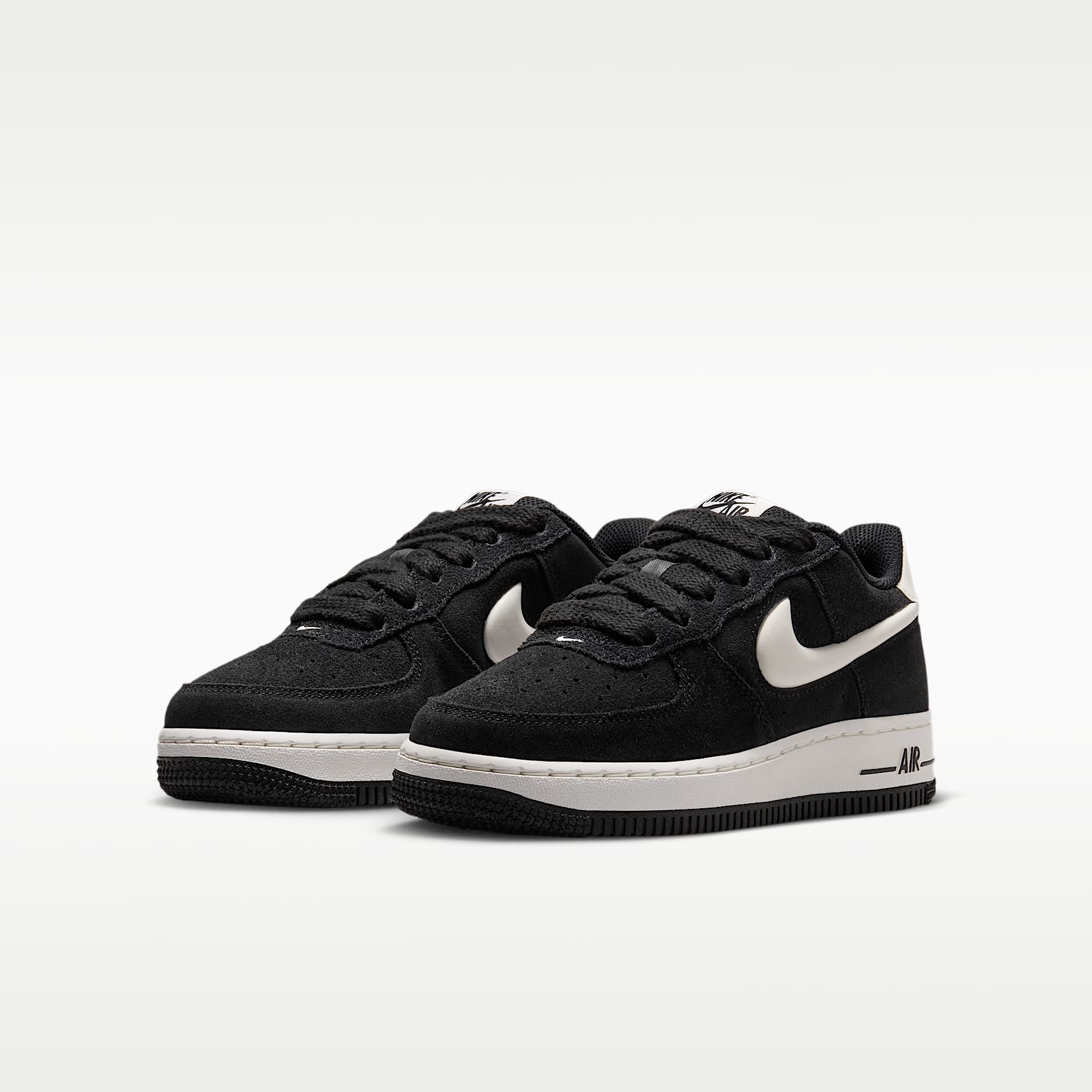 Nike Air Force 1 LV8 Schuh (ältere Kinder) – Schwarz/Sail