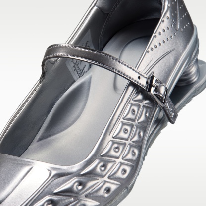 Nike Shox Z Calistra Schuh (Damen) – Metallic Silver/Flat Silver/Metallic Silver