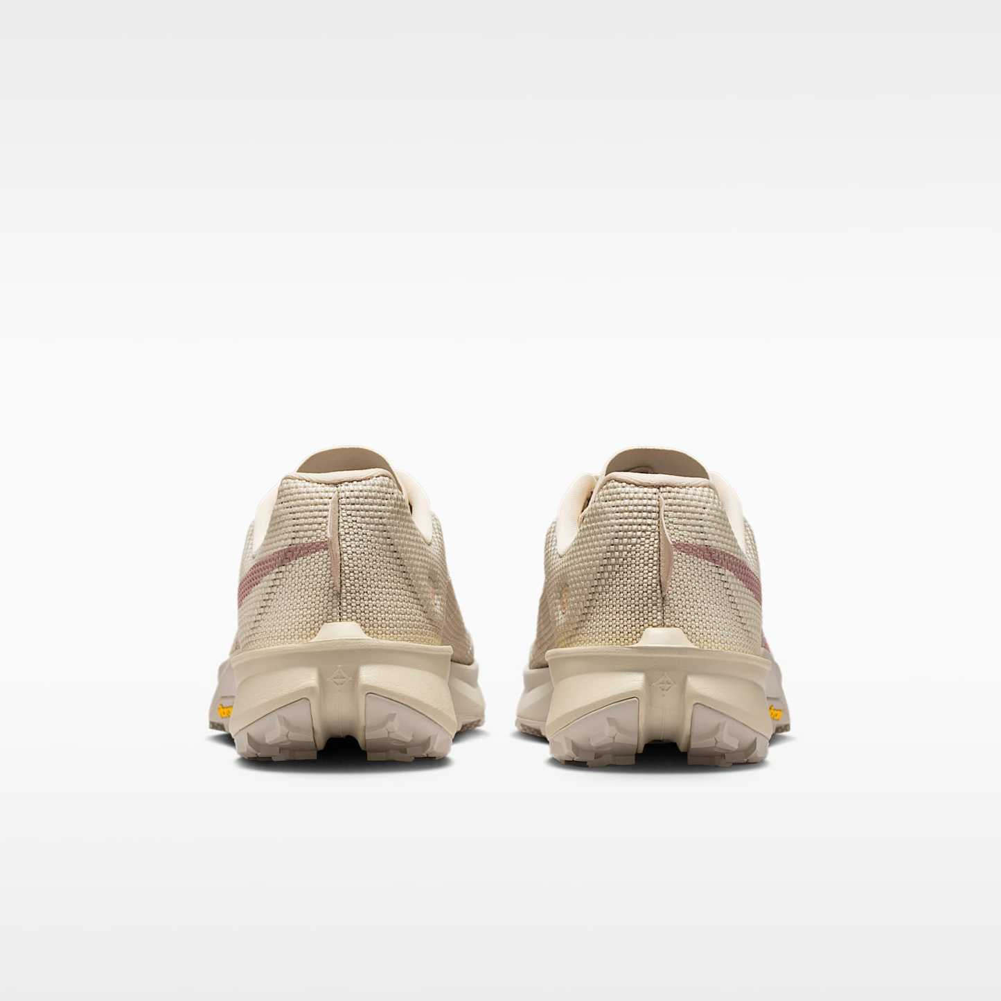Nike Kiger 10 Traillaufschuh – Light Orewood Brown/Cream II/Safety Orange/Diffused Taupe