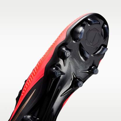Nike Phantom 6 Low Pro Fußballschuh für normalen Rasen – Bright Crimson/Bright Crimson/Schwarz