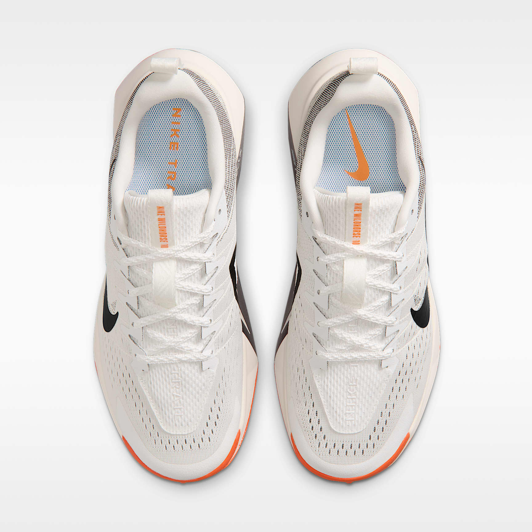 Nike Wildhorse 10 Traillaufschuh (Herren) – Summit White/Safety Orange/Phantom/Schwarz