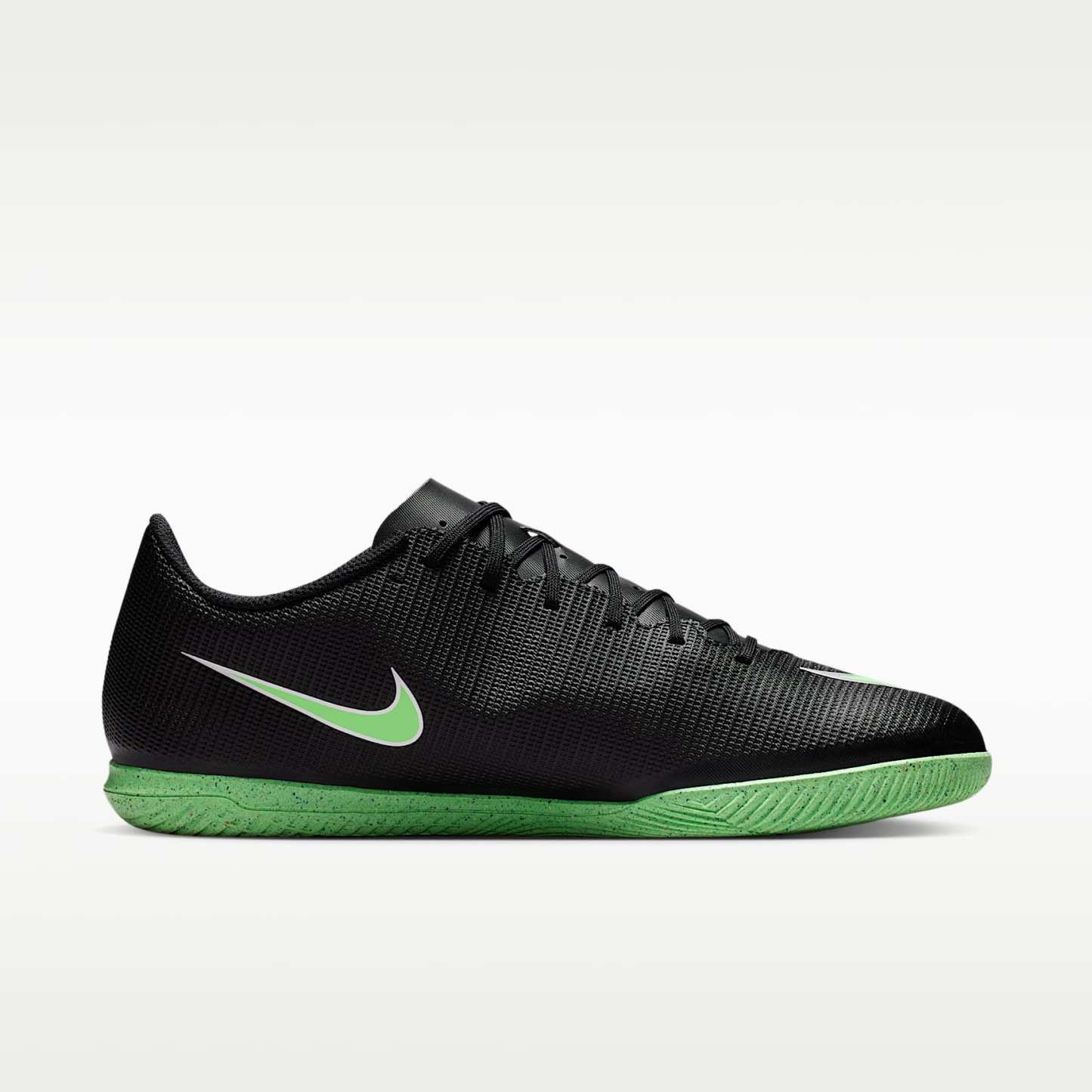 Nike Mercurial Vapor 17 Club Low-Top-Fußballschuh für Hallen- und Hartplätze – Schwarz/Schwarz/Illusion Green