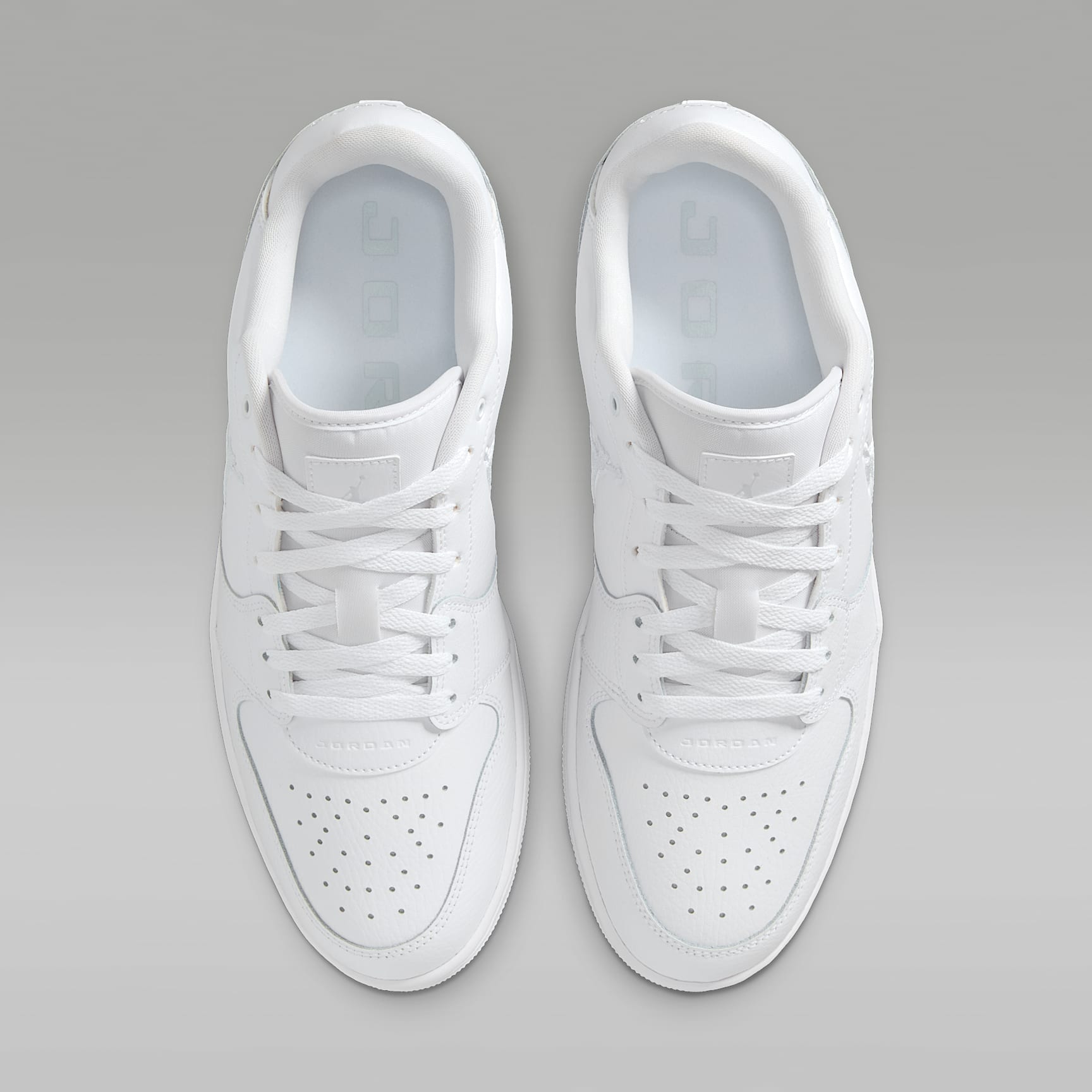 Jordan Court Connect Low Herrenschuhe – Weiß/Pure Platinum