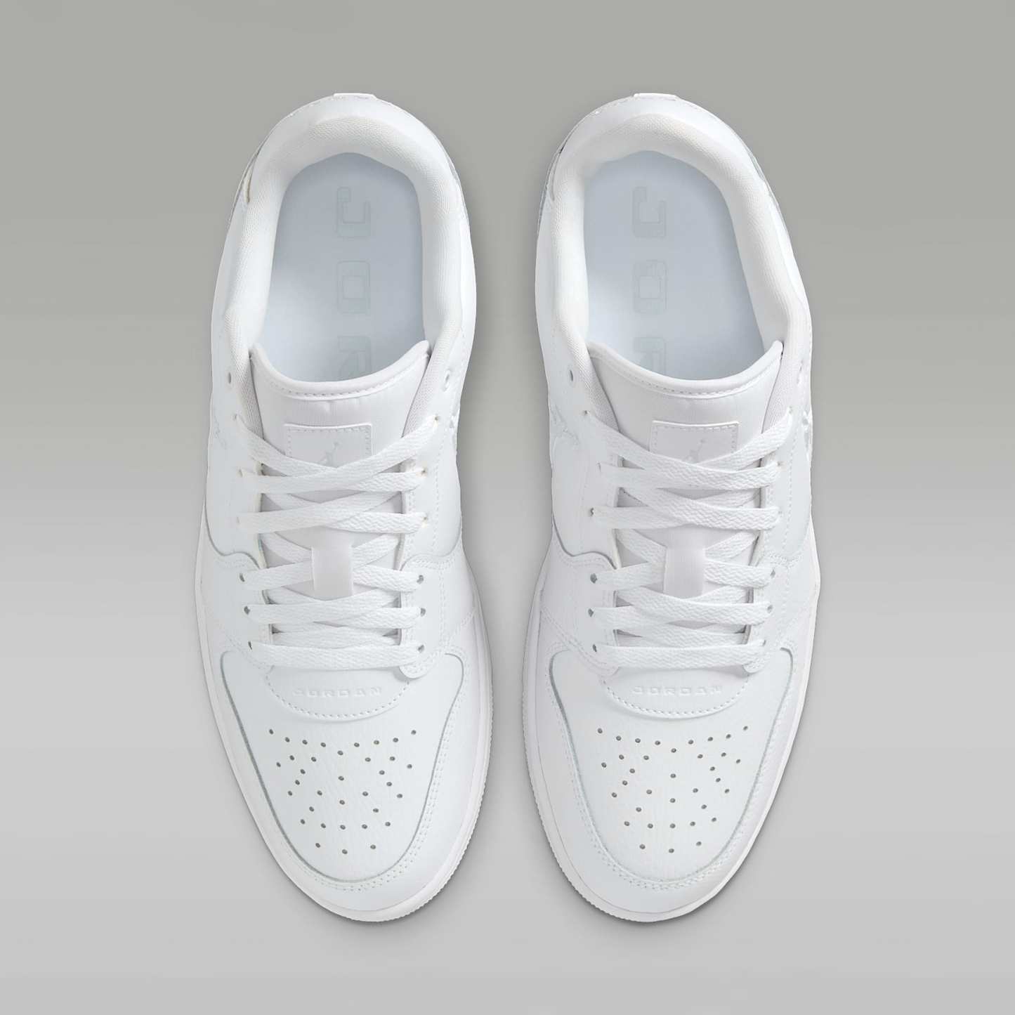 Jordan Court Connect Low Herrenschuhe – Weiß/Pure Platinum