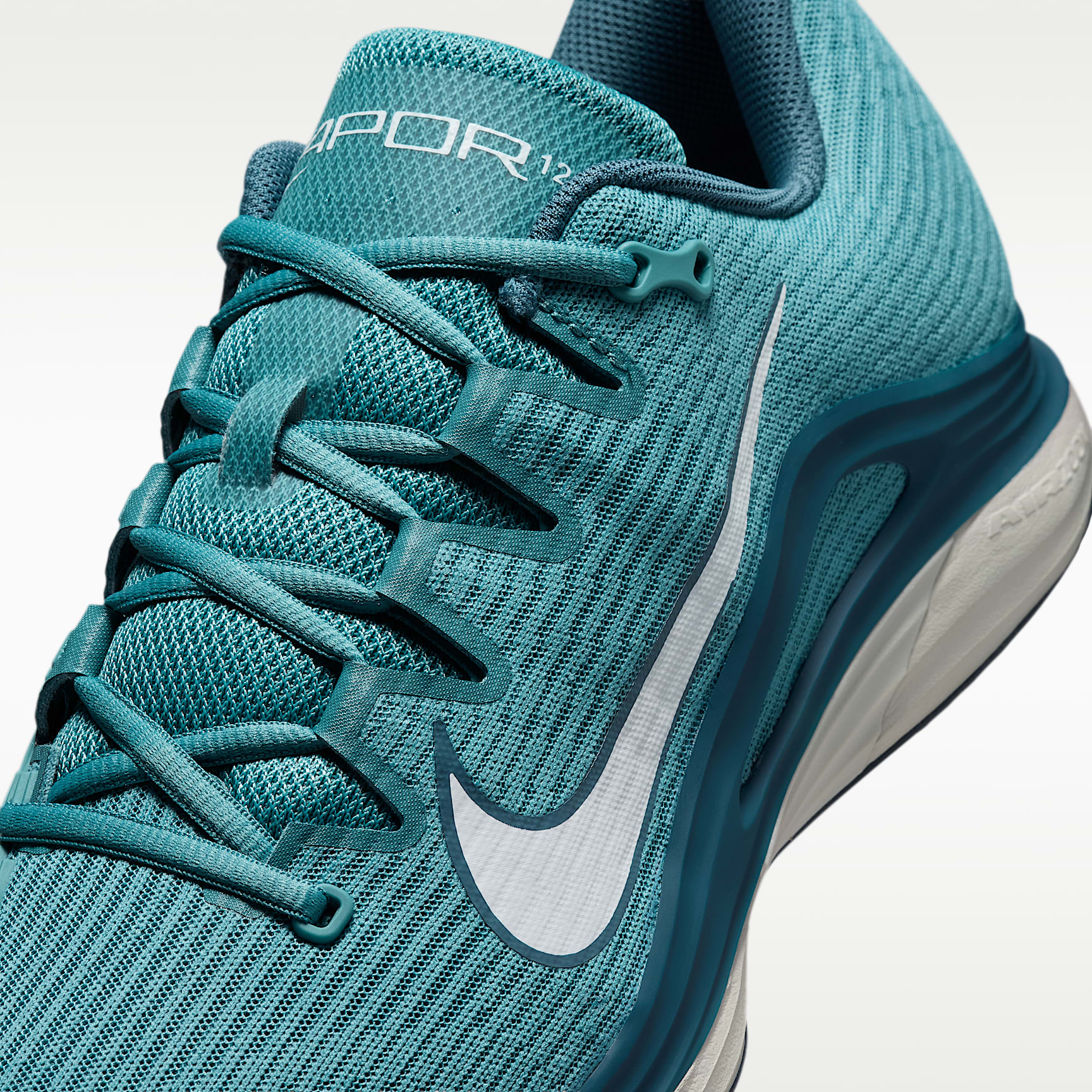 Nike Vapor 12 Clay Court Tennisschuh (Herren) – Smokey Blue/Light Bone/New Slate/Weiß