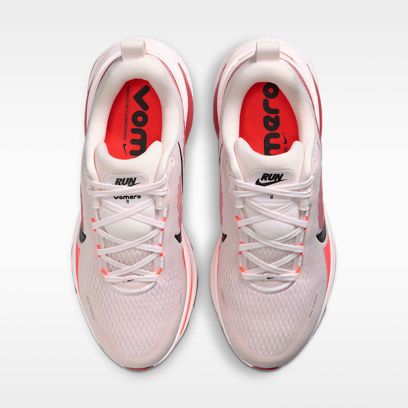 Nike Vomero 18 Straßenlaufschuh (Damen) – Pearl Pink/Team Crimson/Bright Crimson/Schwarz