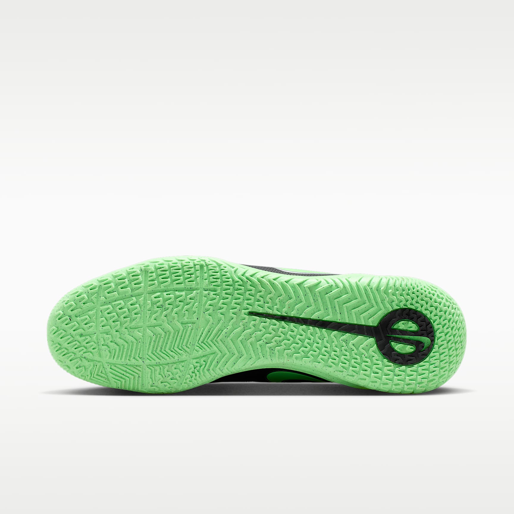 Nike Tiempo Maestro Club Low-Top-Fußballschuh für Hallen- und Hartplätze – Schwarz/Schwarz/Illusion Green