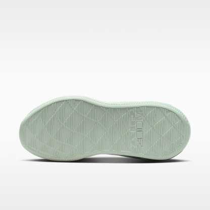 Nike Bella 7 Workout-Schuh (Damen) – Steam/Weiß/Barely Green