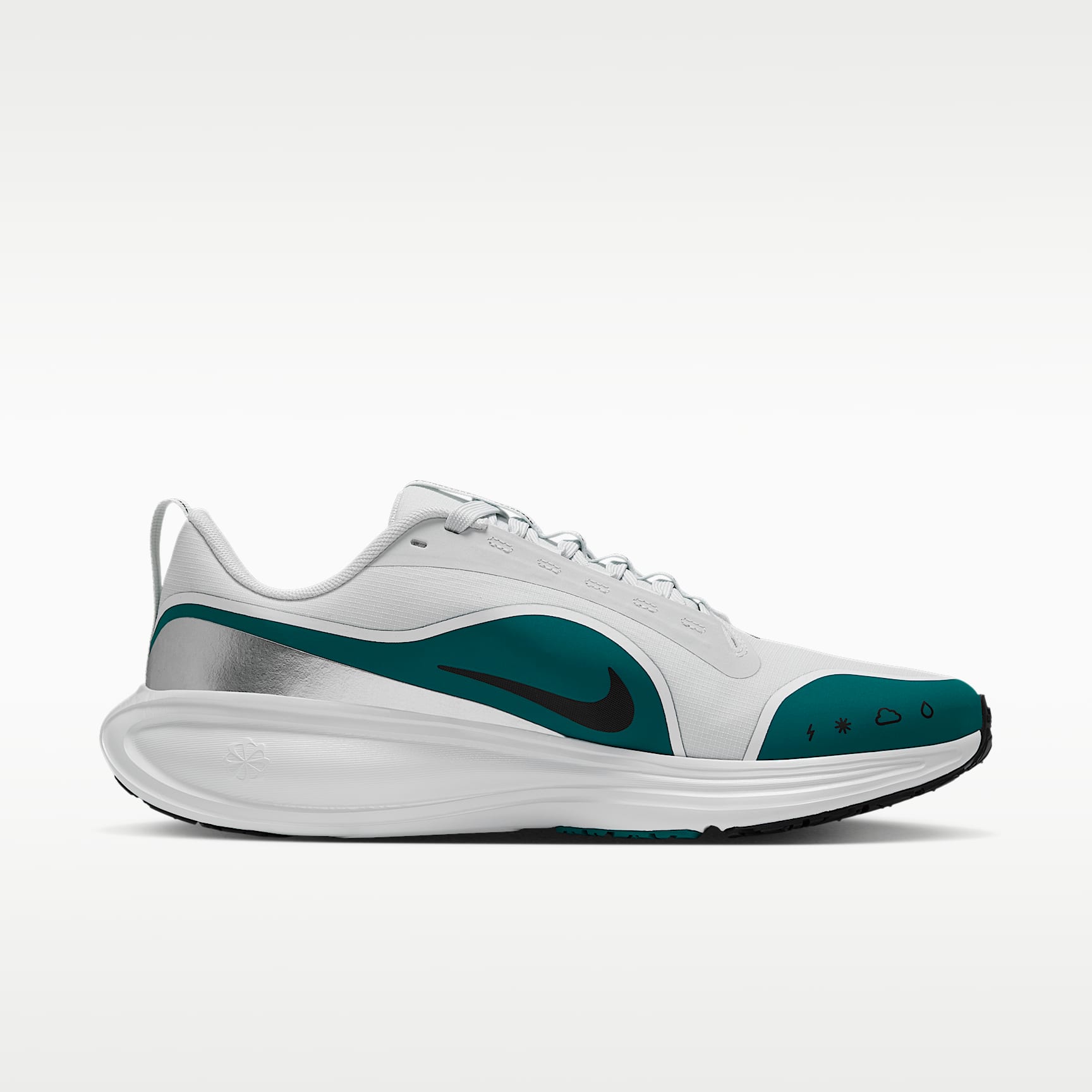 Nike Revolution 8 Utility Straßenlaufschuh (Herren) – Off White/Bright Spruce/Metallic Silver/Schwarz