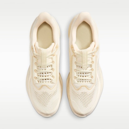 Nike Pegasus Premium Straßenlaufschuh (Herren) – Natural/Natural/Schwarz/Mushroom