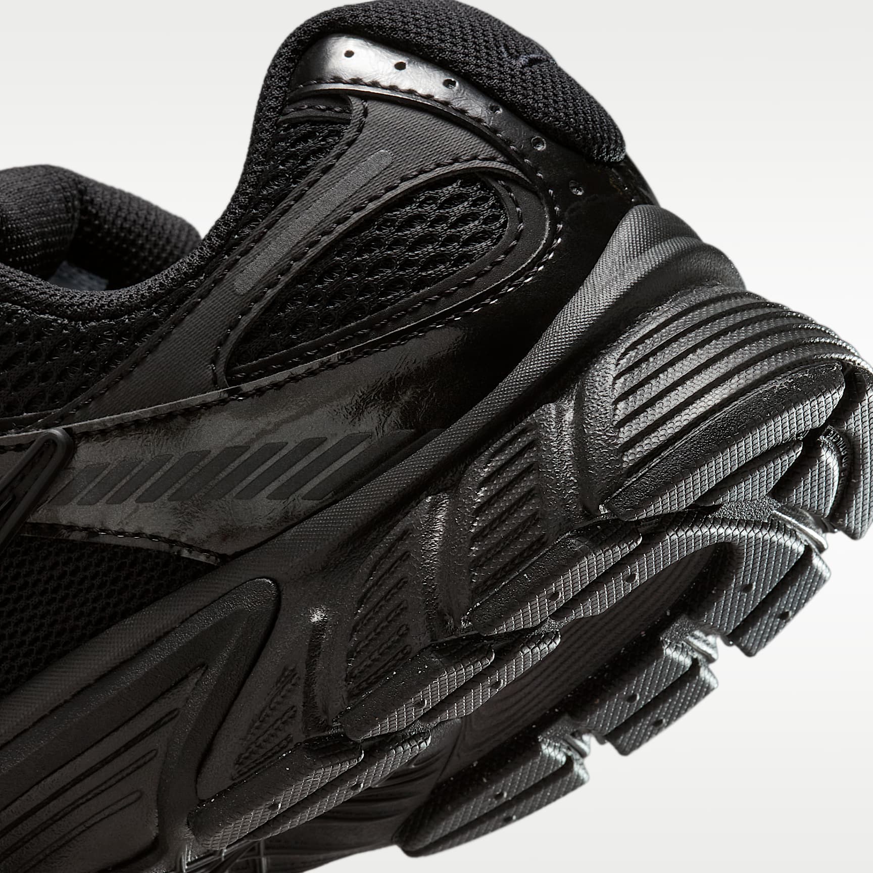 Nike V5 RNR Schuh mit reflektierenden Akzenten (Damen) – Schwarz/Anthracite/Schwarz