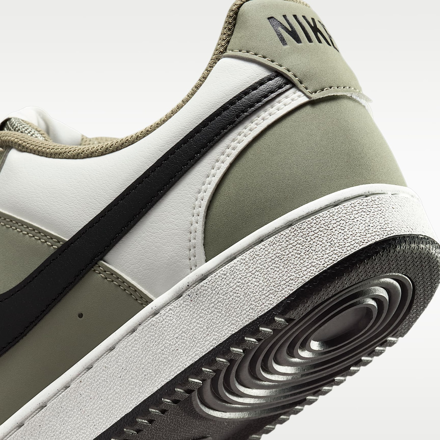 Nike Court Vision Low Herrenschuh – Summit White/Silver Sage/Schwarz