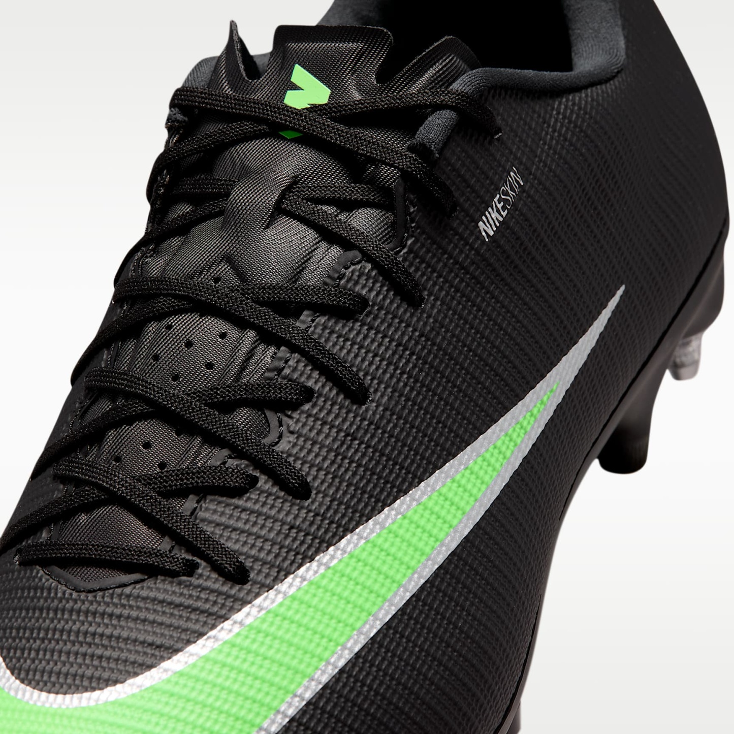 Nike Mercurial Vapor 17 Academy Low-Top-Fußballschuh für weichen Rasen – Schwarz/Schwarz/Illusion Green