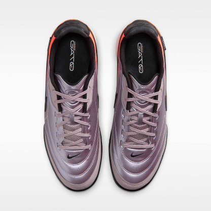 Nike Tiempo Streetgato PRM Heritage Low-Top-Fußballschuh für Hallen- und Hartplätze – Bleached Lilac/Total Orange/Schwarz