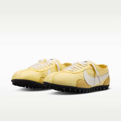 Nike Moon Shoe Original Schuh (Damen) – Soft Yellow/Schwarz/Soft Pearl