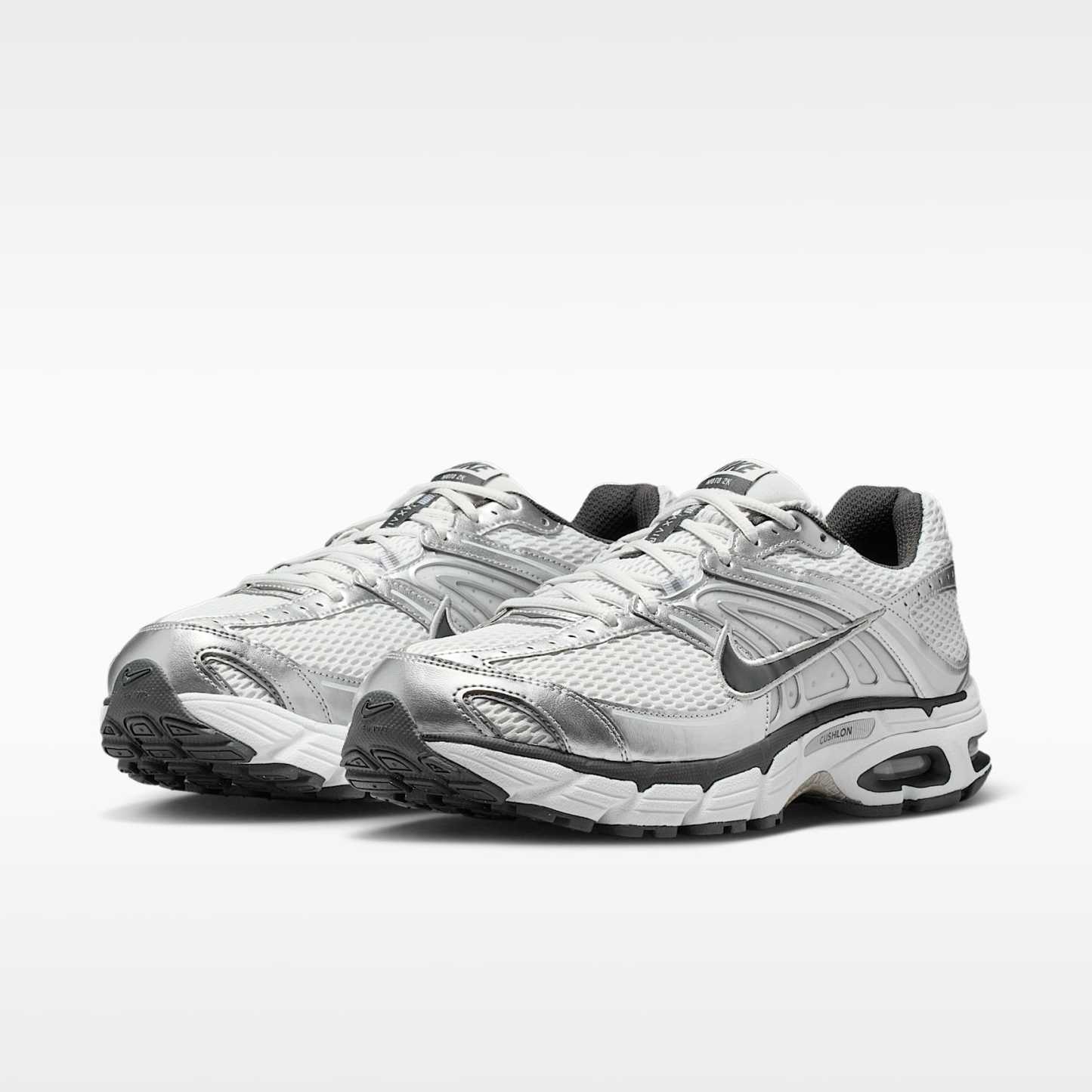 Nike Air Max Moto 2K Schuh (Herren) – Photon Dust/Metallic Silver/Light Smoke Grey/Anthracite