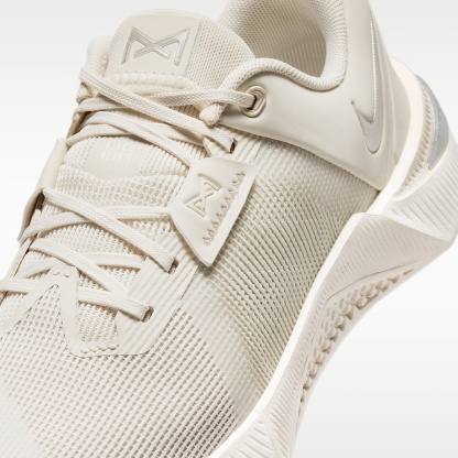 Nike Metcon 10 Trainingsschuh für Damen – Light Orewood Brown/Phantom/Sail/Metallic Silver