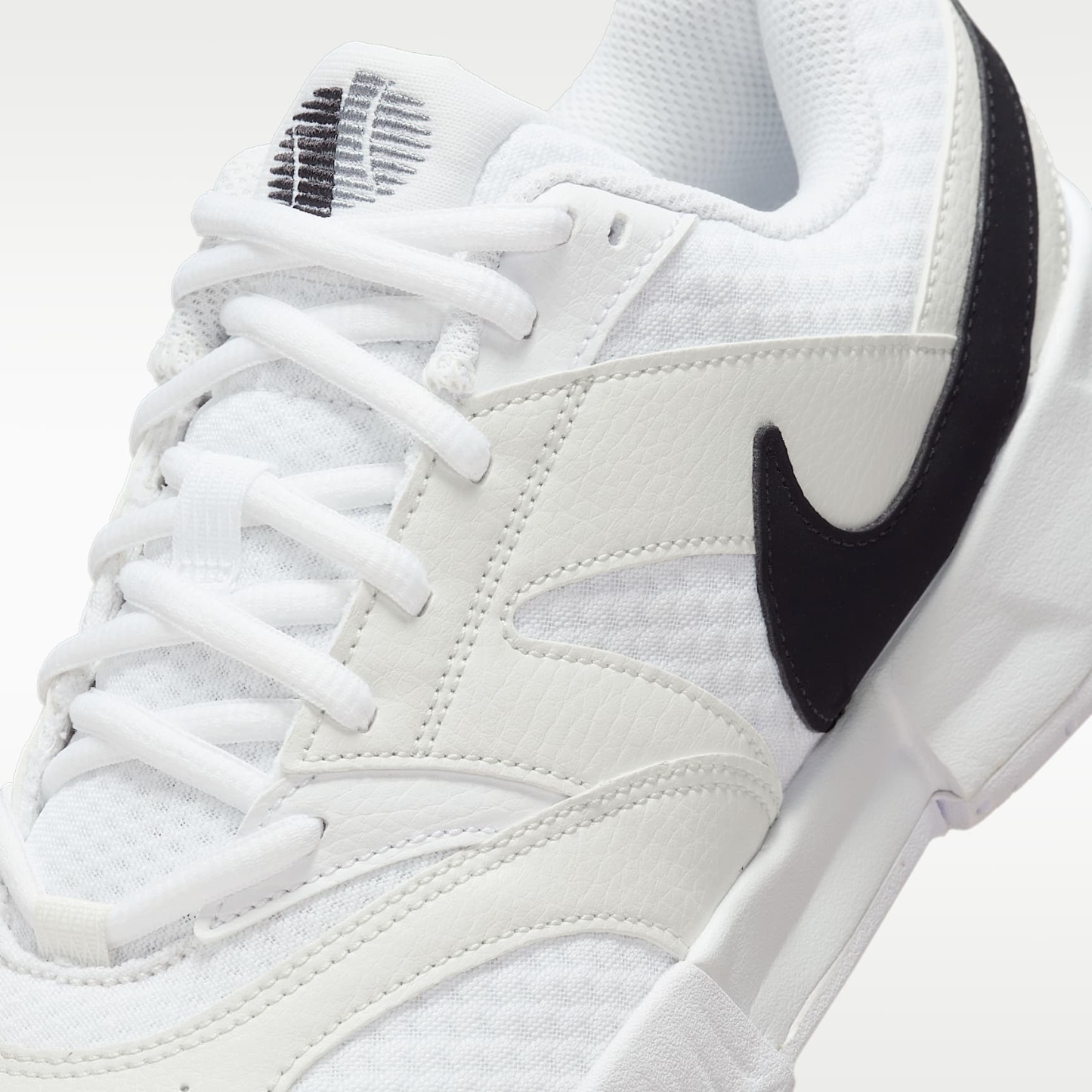NikeCourt Lite 4 Tennisschuh für Hartplätze (Damen) – Weiß/Summit White/Schwarz