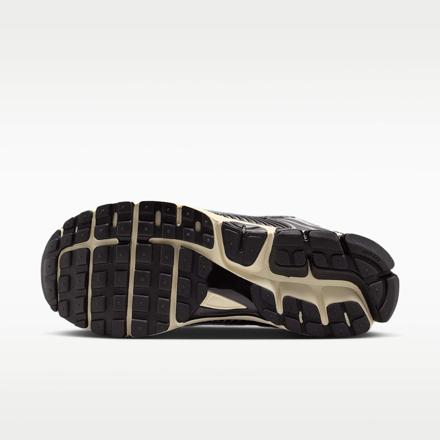 Nike Zoom Vomero 5 Schuh (Herren) – Schwarz/Metallic Silver/Coconut Milk/Chrome