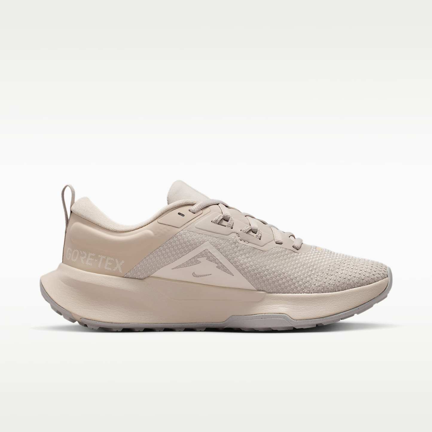 Nike Juniper Trail 2 GORE-TEX wasserfester Traillaufschuh (Damen) – Cream II/Light Orewood Brown