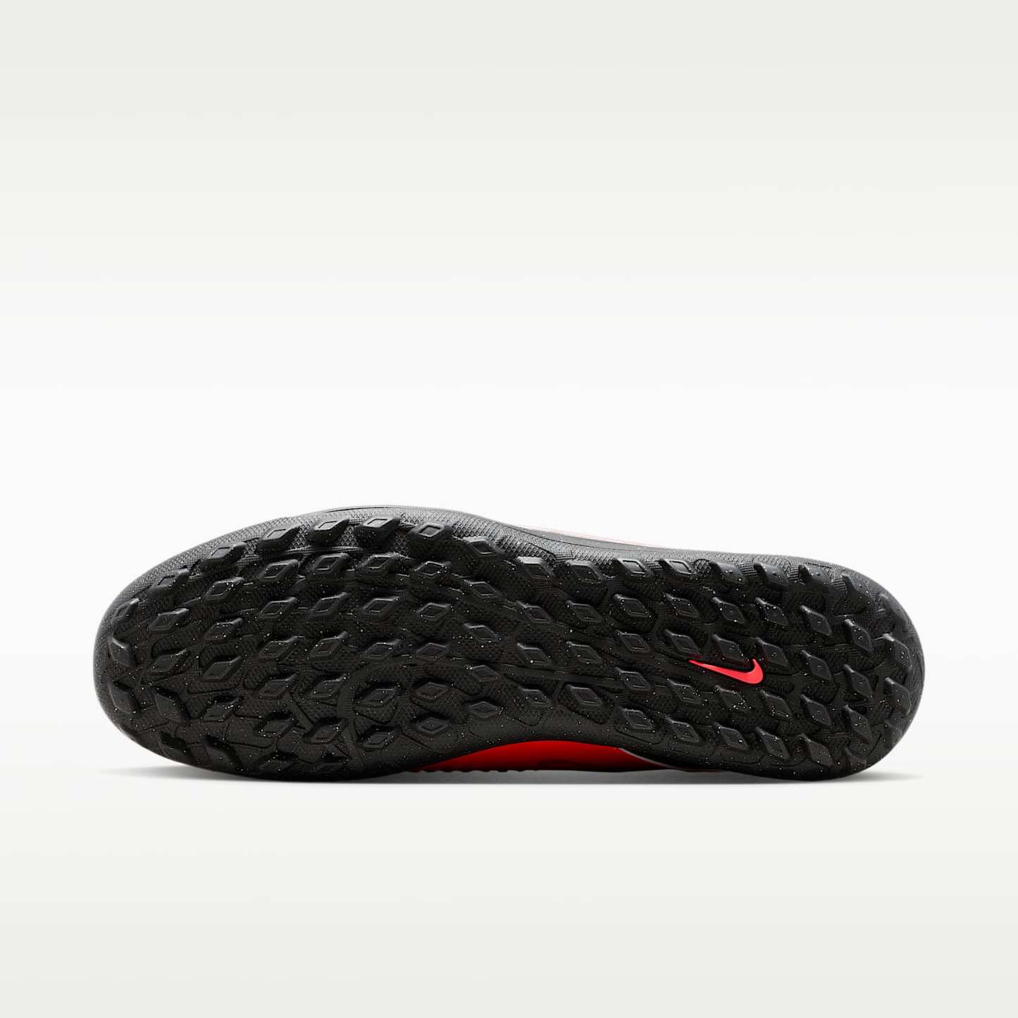 Nike Phantom 6 Low Club Fußballschuh für Turf – Bright Crimson/Schwarz/Blur